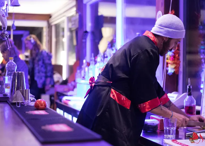 بيت شباب Marco Polo Party