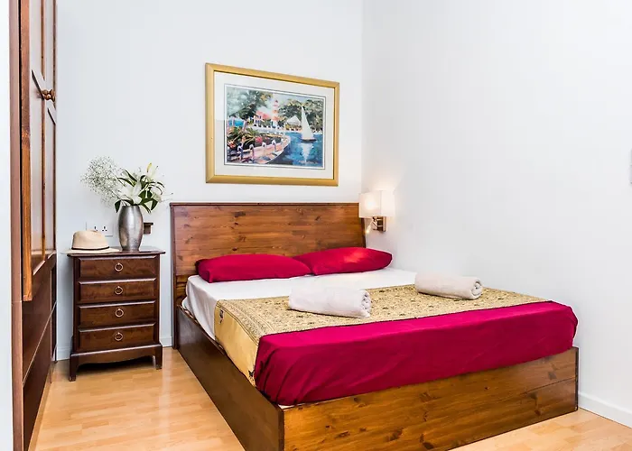 بيت شباب Marco Polo Party سانت جوليان